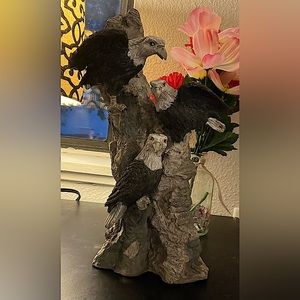 Bald eagle wing majesty statue